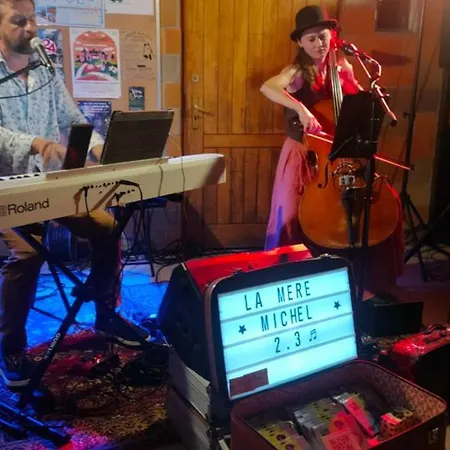 De 30m² Avec Terrasse A - Api-1-52-539 *