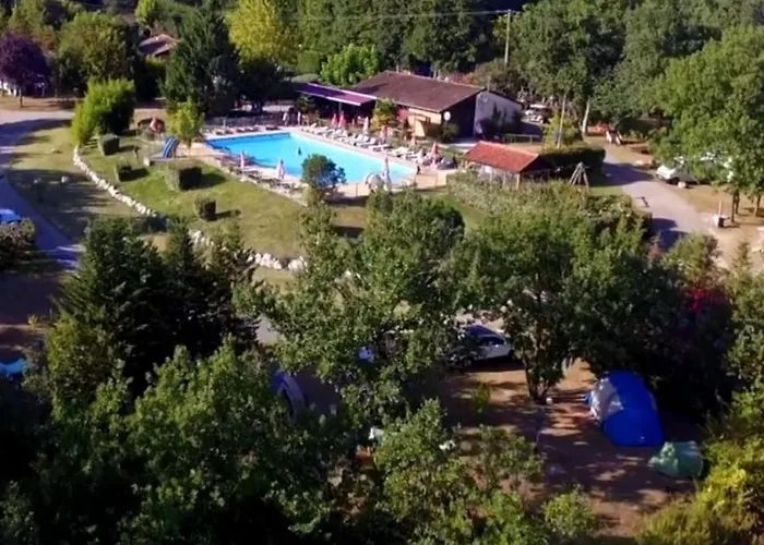 مكان تخييم De 30m² Avec Terrasse A - Api-1-52-539