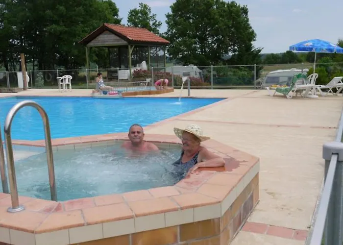 De 30m² Avec Terrasse A - Api-1-52-539 * Devillac