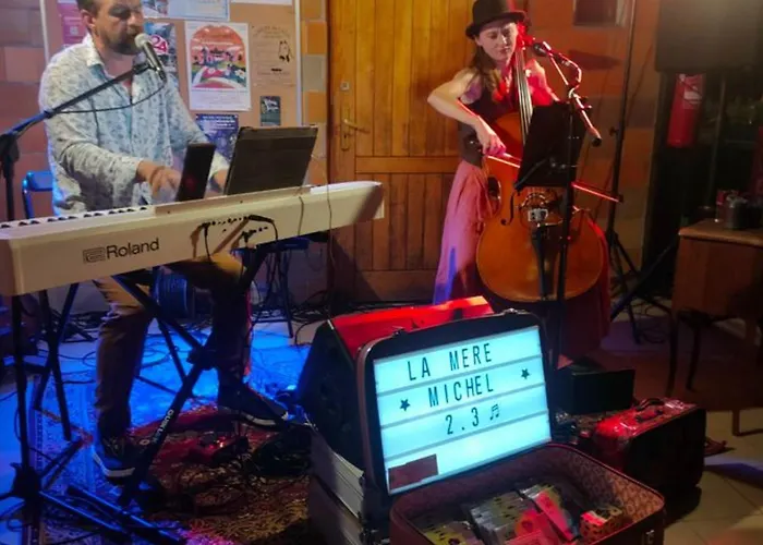 De 30m² Avec Terrasse A - Api-1-52-539 *